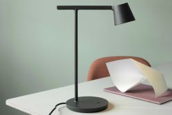 Muuto Tip bordlampe sort